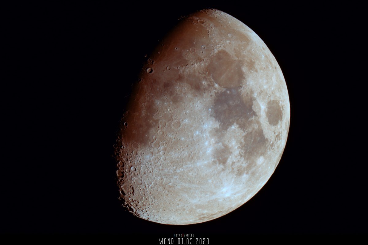 Mond am 01.03.2023